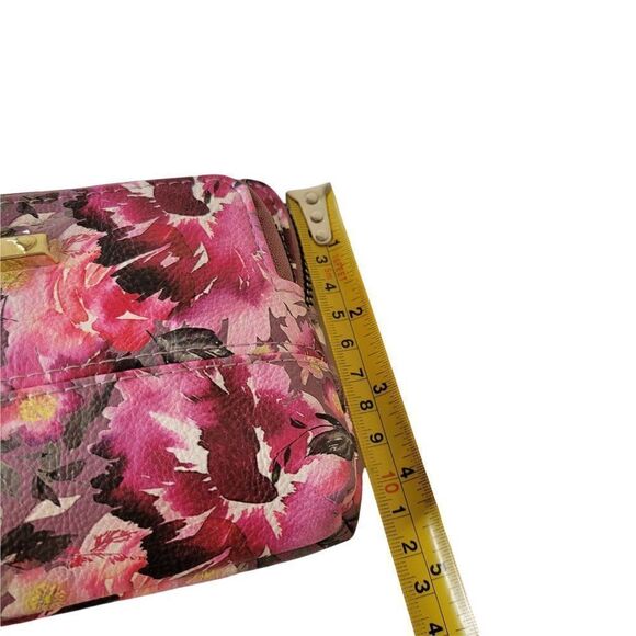 Betsey Johnson XOX Wrislet Pouch - Picture 4 of 10